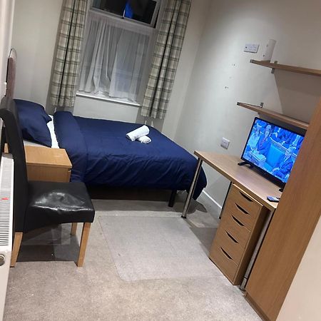 Stoke-on-Trent Seaford Guest House Pri מראה חיצוני תמונה