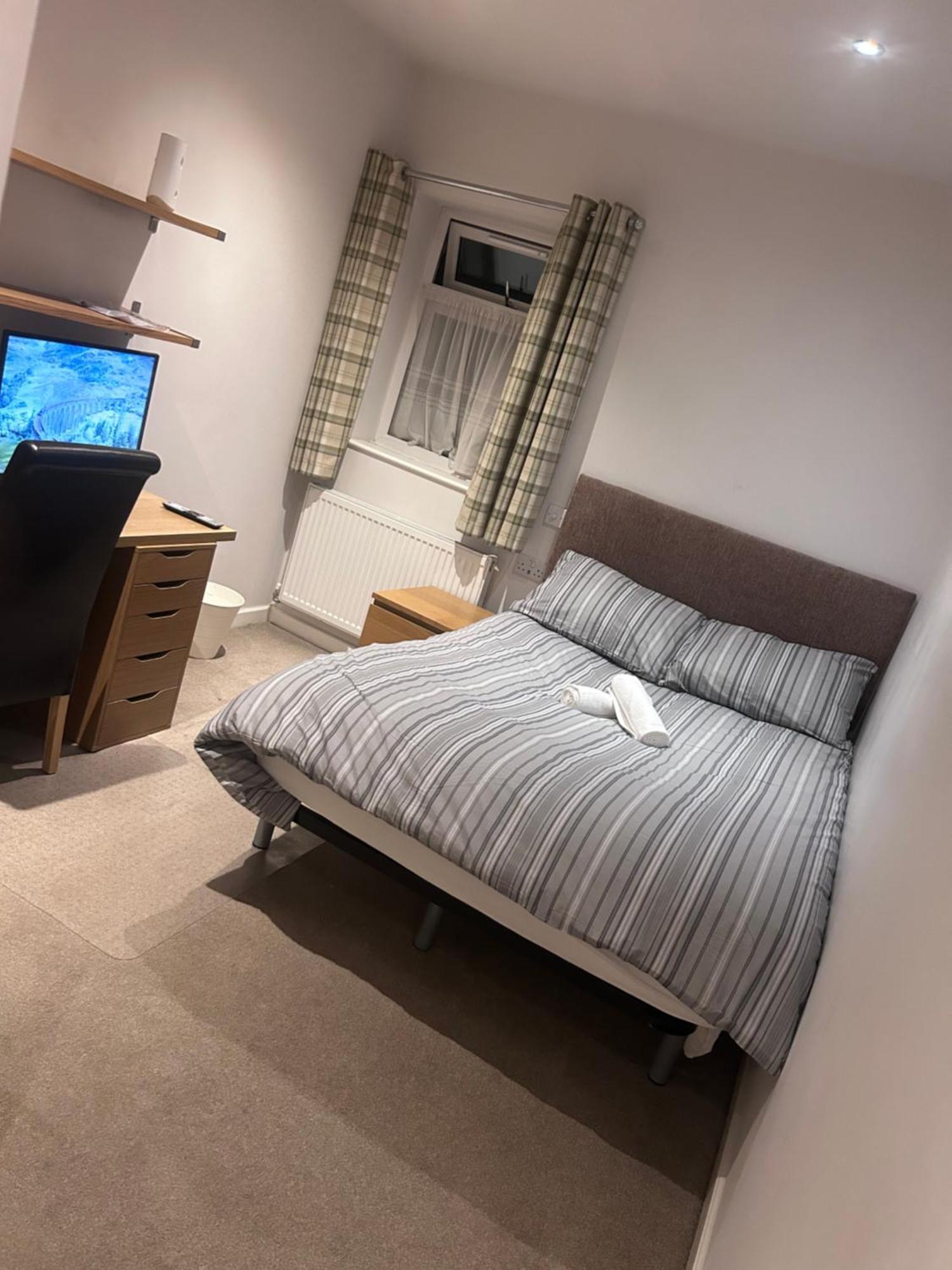 Stoke-on-Trent Seaford Guest House Pri מראה חיצוני תמונה