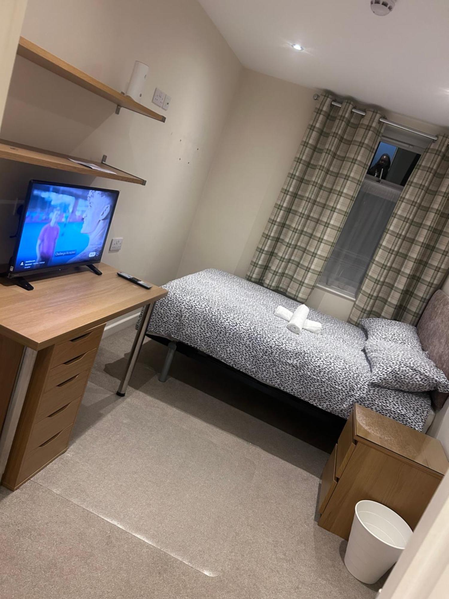 Stoke-on-Trent Seaford Guest House Pri מראה חיצוני תמונה