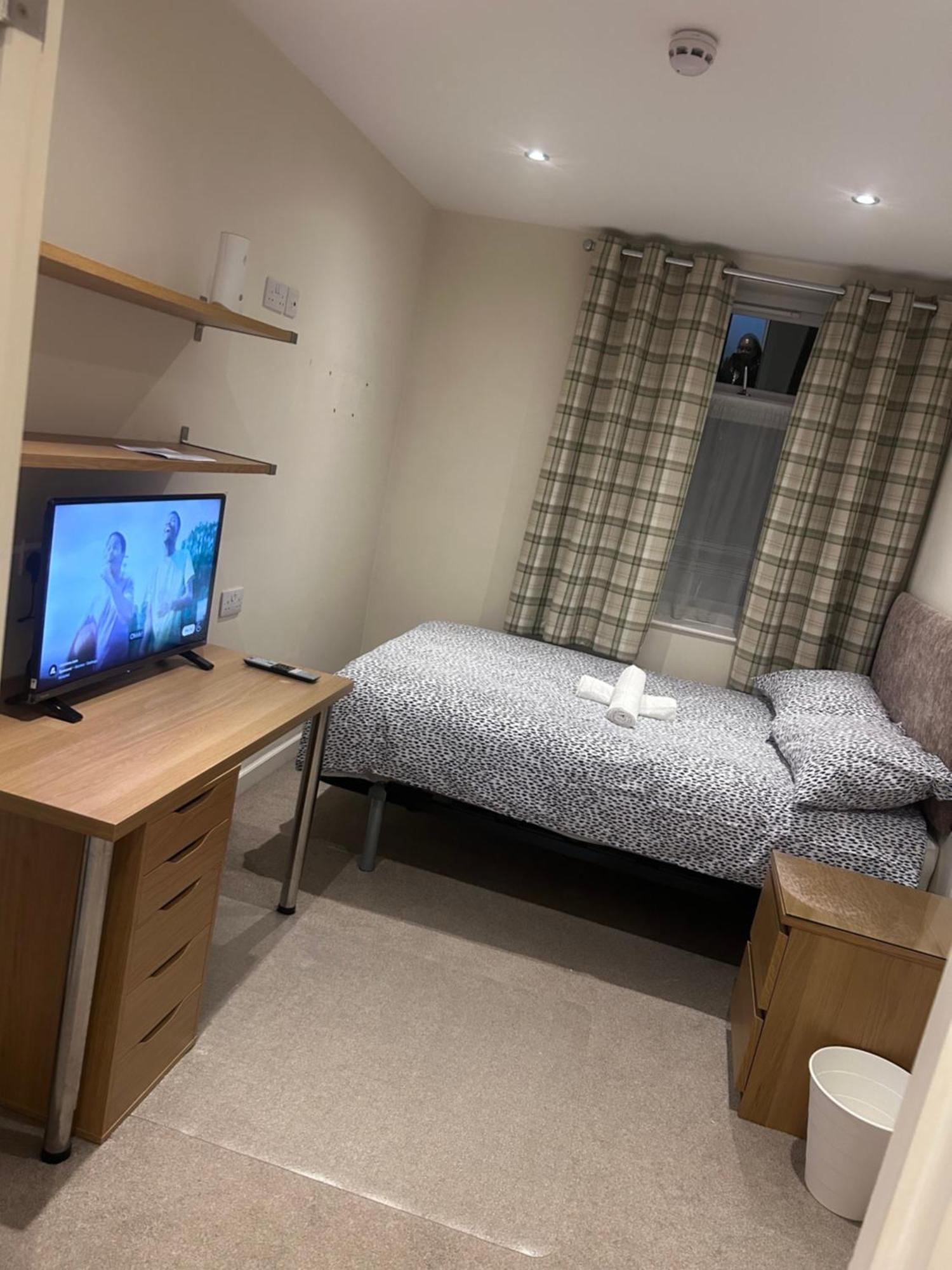 Stoke-on-Trent Seaford Guest House Pri מראה חיצוני תמונה